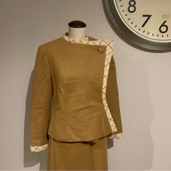 Vintage Wool Skirt Set with Couture Cut - Picture 2 of 9